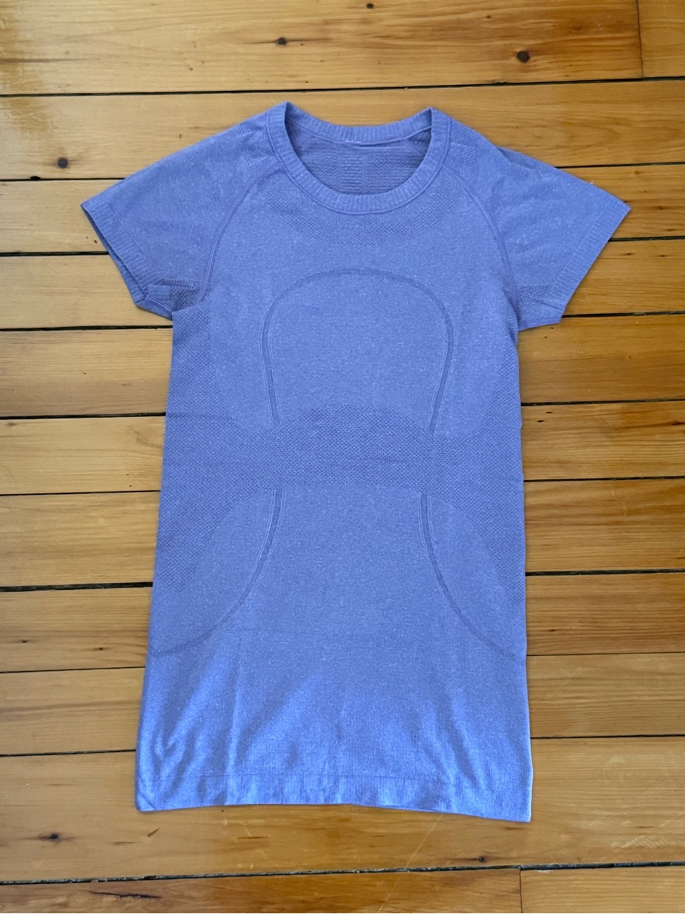 lululemon athletica swiftly tech lavender Short-Sleeve Tee size 4